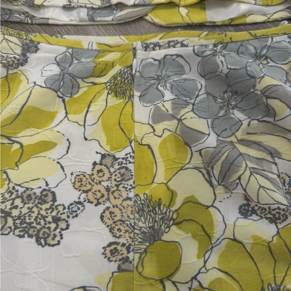 Women’s Tahari Arthur S Levine 2PC Floral Skirt Suit Blazer & Skirt Set Size 2 - Picture 4 of 15